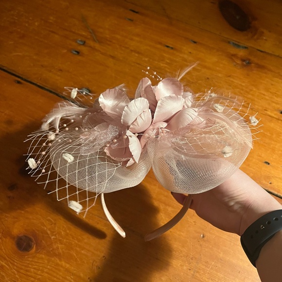 Accessories - Pink/Peach Fascinator